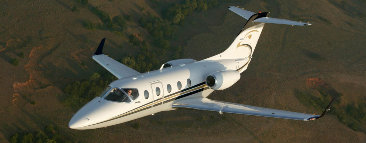 Hawker 400XP cabin for Long Island charter