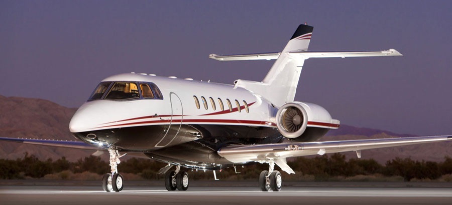 Hawker 1000 super midsize jet for Long Island charter