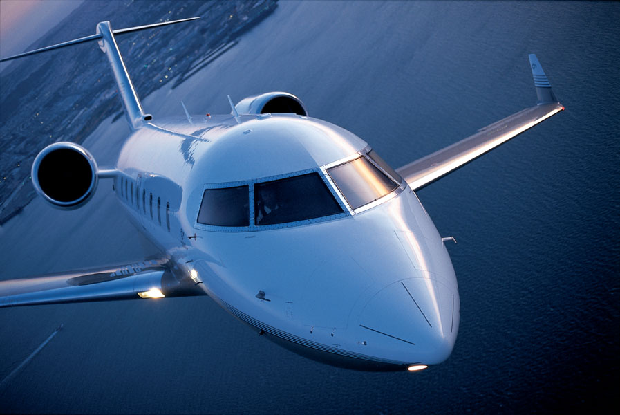 Bombardier Challenger 604 cabin for Long Island charter
