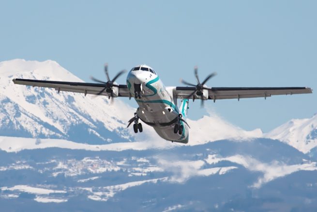 ATR 72F cargo aircraft for Long Island charter